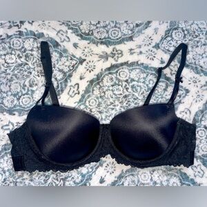 Victoria’s Secret (PINK) lightly lined balconette bra in black, 36B